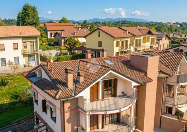 appartamento in vendita a Besana in Brianza in zona Montesiro