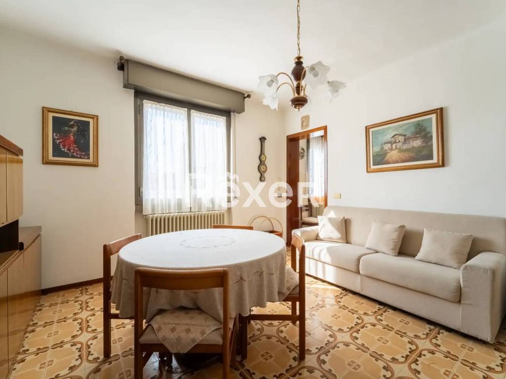 appartamento in vendita a Besana in Brianza in zona Villa Raverio