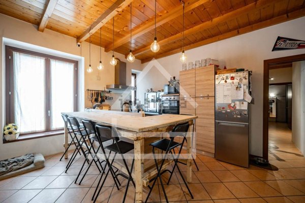 appartamento in vendita a Besana in Brianza