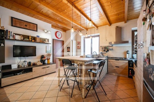 appartamento in vendita a Besana in Brianza