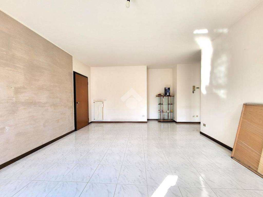 appartamento in vendita a Besana in Brianza in zona Villa Raverio