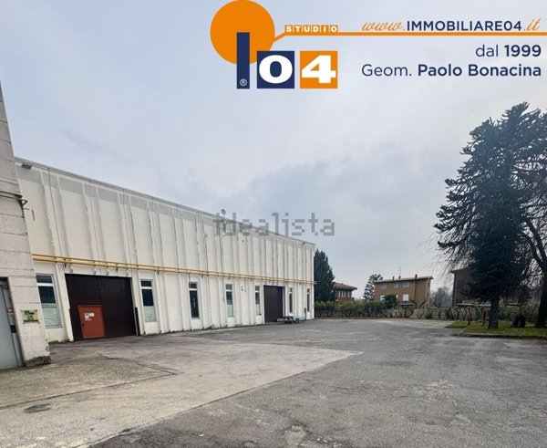 capannone in vendita a Besana in Brianza