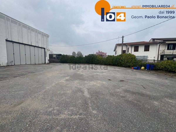 capannone in vendita a Besana in Brianza