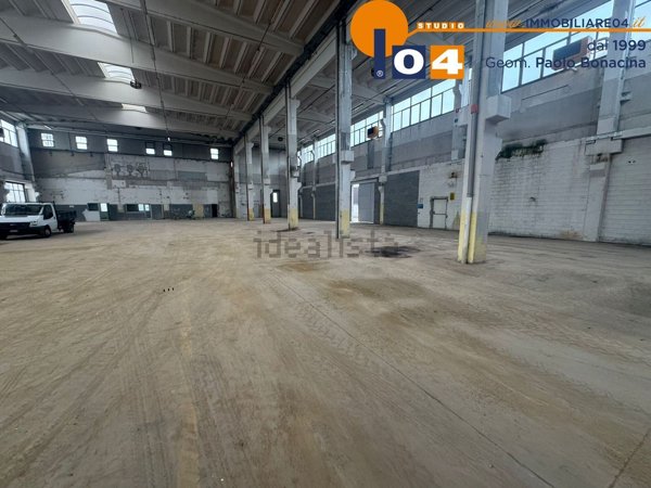 capannone in vendita a Besana in Brianza