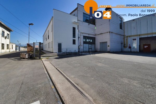 capannone in vendita a Besana in Brianza
