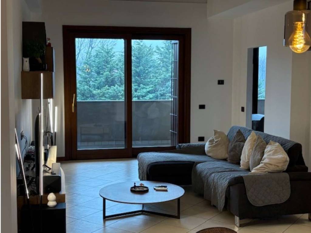 appartamento in vendita a Besana in Brianza in zona Calò