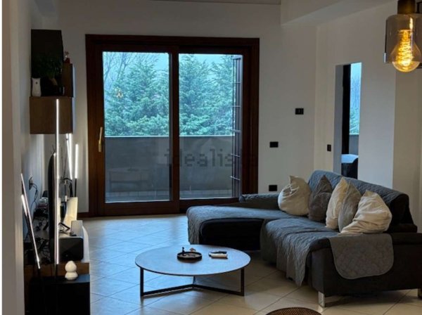 appartamento in vendita a Besana in Brianza in zona Calò