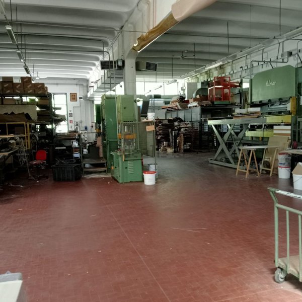 intera palazzina in vendita a Besana in Brianza