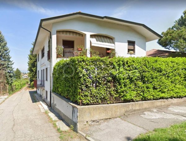 locale commerciale in vendita a Besana in Brianza