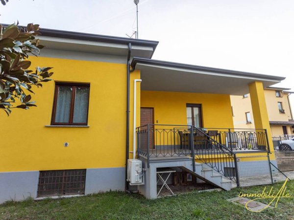 casa indipendente in vendita a Besana in Brianza