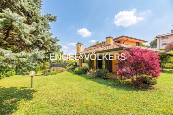 casa indipendente in vendita a Besana in Brianza
