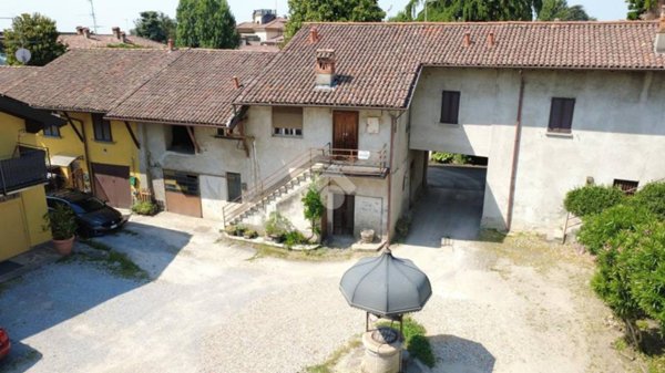 appartamento in vendita a Besana in Brianza in zona Montesiro