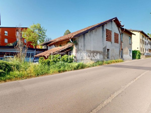 casale in vendita a Besana in Brianza in zona Calò