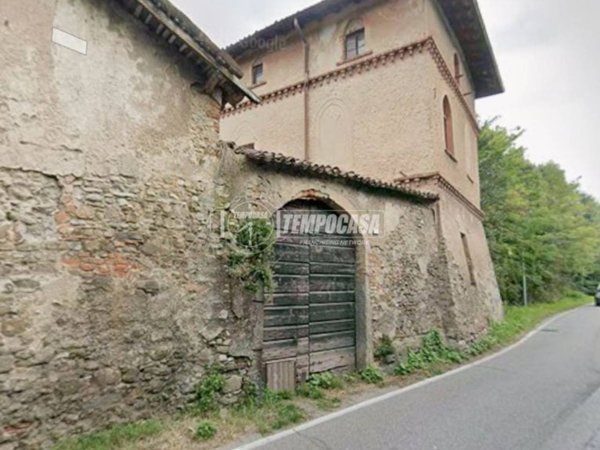 negozio in vendita a Besana in Brianza