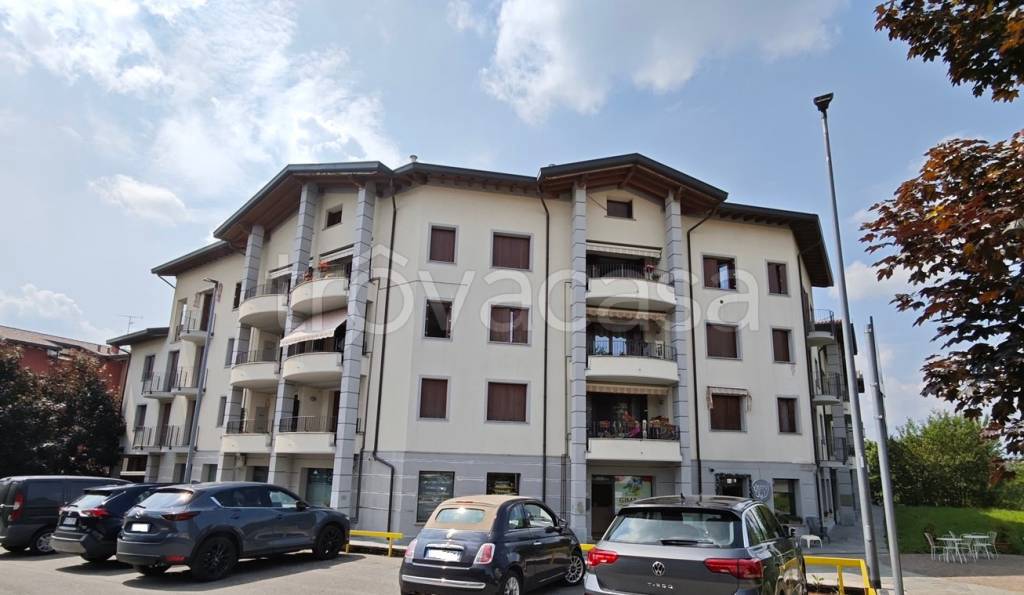 appartamento in vendita a Besana in Brianza
