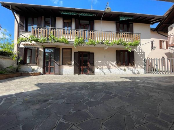casa indipendente in vendita a Besana in Brianza