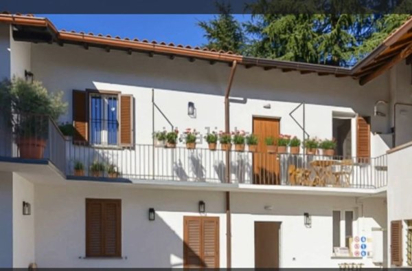 appartamento in vendita a Besana in Brianza in zona Calò