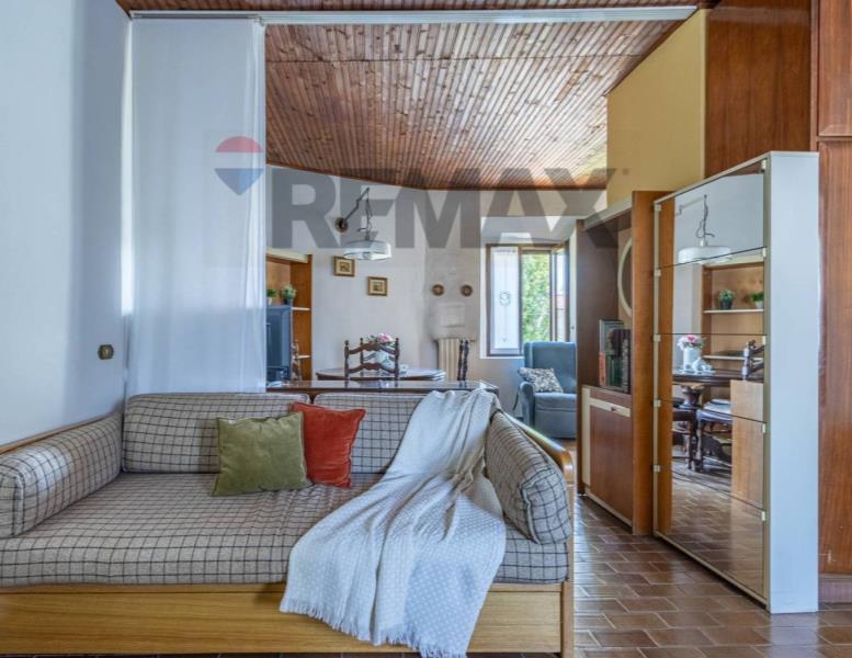 appartamento in vendita a Besana in Brianza in zona Montesiro