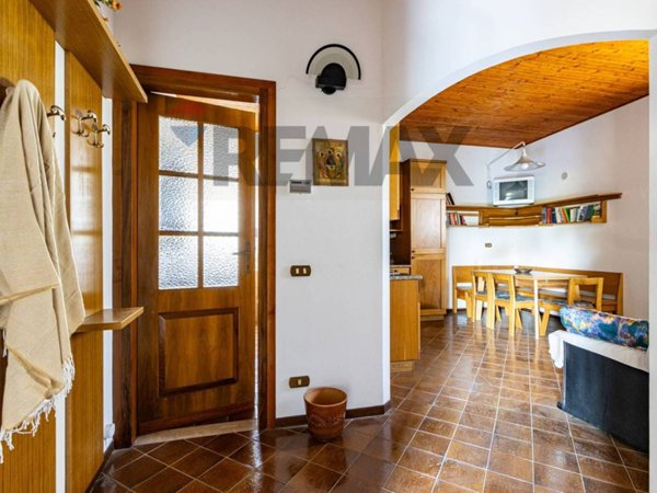 appartamento in vendita a Besana in Brianza in zona Montesiro