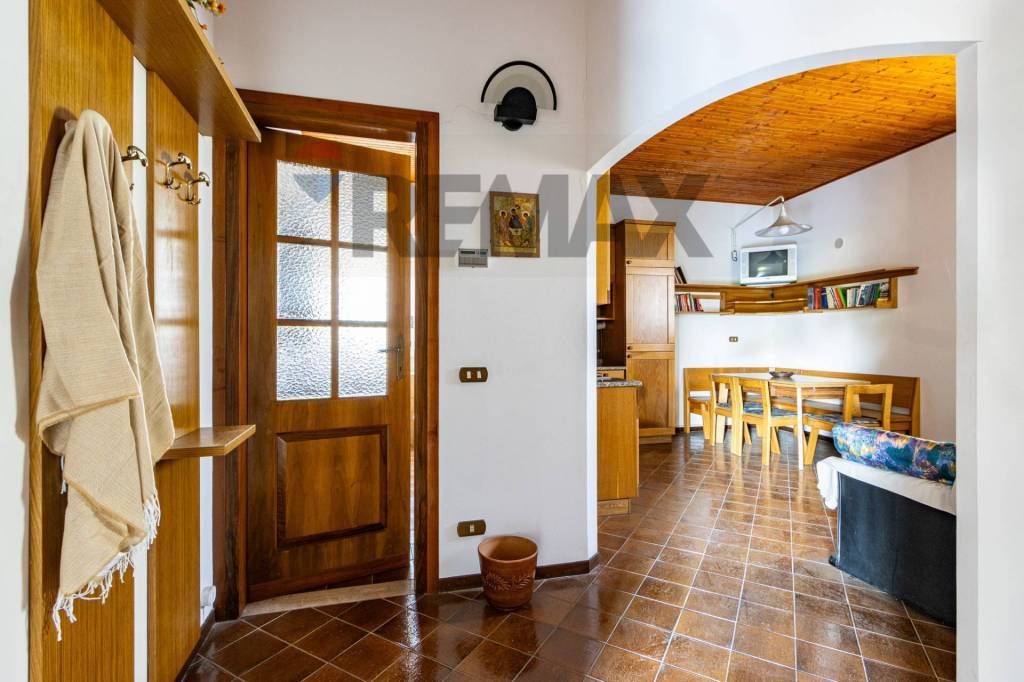 appartamento in vendita a Besana in Brianza in zona Montesiro