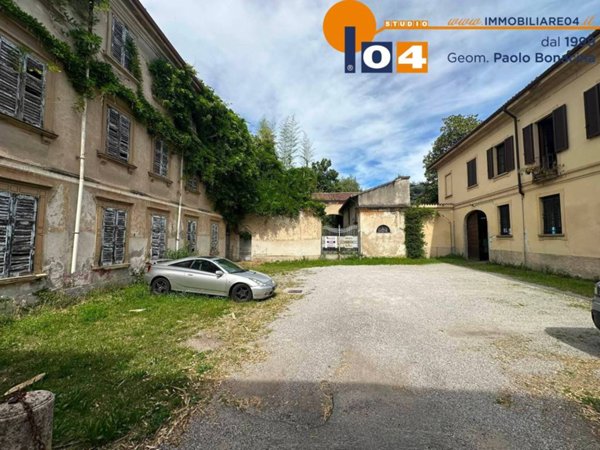 intera palazzina in vendita a Besana in Brianza