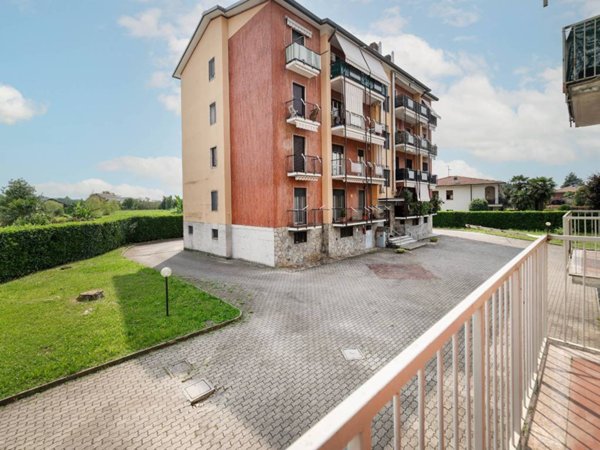 appartamento in vendita a Besana in Brianza in zona Montesiro