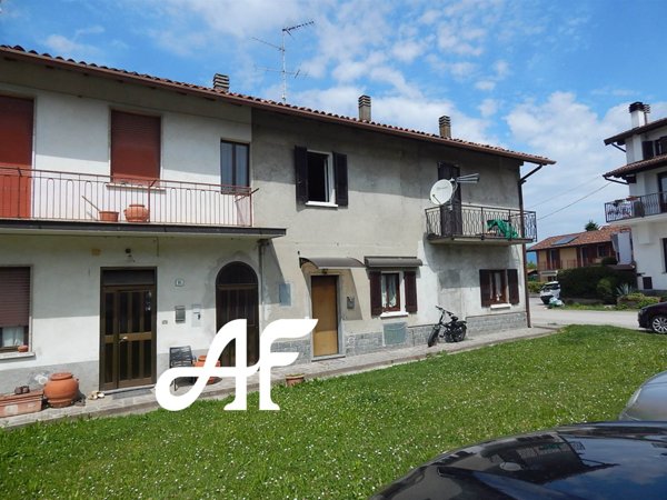 appartamento in vendita a Besana in Brianza in zona Villa Raverio