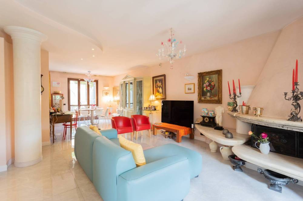 casa indipendente in vendita a Besana in Brianza