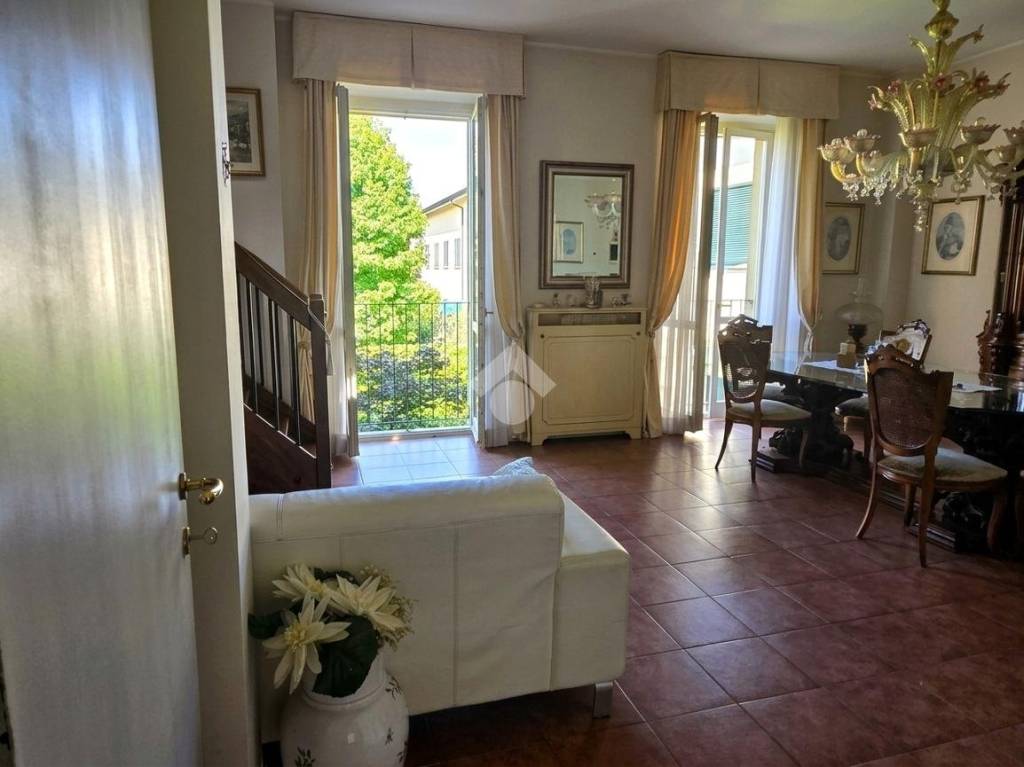 appartamento in vendita a Besana in Brianza
