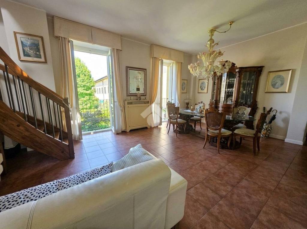 appartamento in vendita a Besana in Brianza