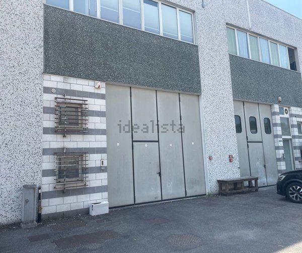 capannone in vendita a Besana in Brianza