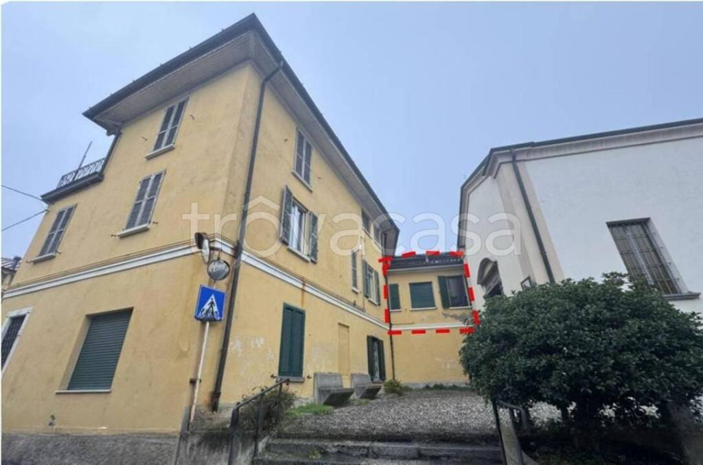 appartamento in vendita a Besana in Brianza in zona Montesiro