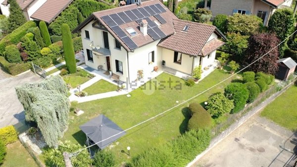 casa indipendente in vendita a Besana in Brianza
