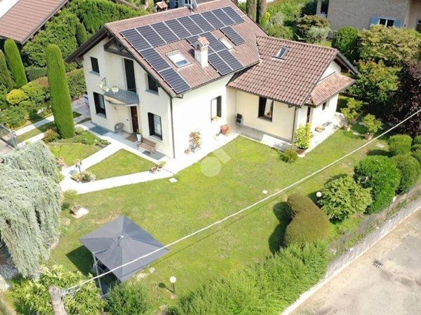 casa indipendente in vendita a Besana in Brianza