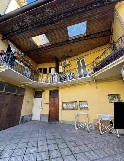 appartamento in vendita a Besana in Brianza in zona Montesiro