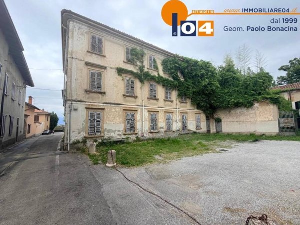 intera palazzina in vendita a Besana in Brianza