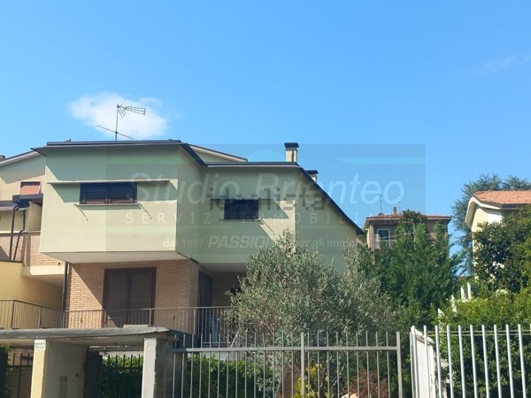 appartamento in vendita a Besana in Brianza