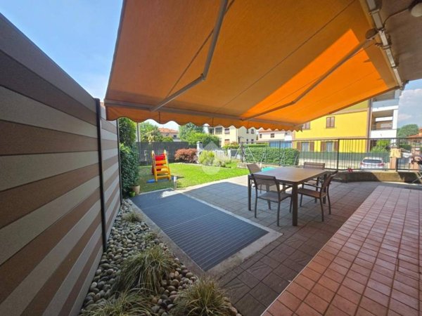 appartamento in vendita a Besana in Brianza in zona Villa Raverio