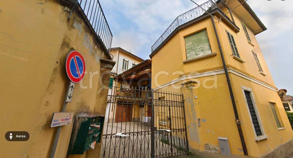 appartamento in vendita a Besana in Brianza in zona Montesiro