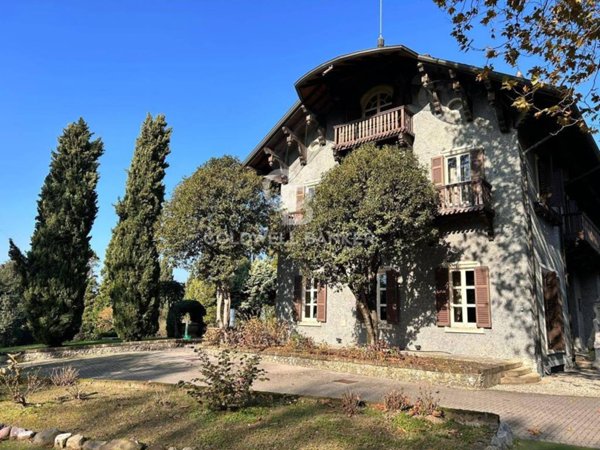 villa in vendita a Besana in Brianza in zona Montesiro