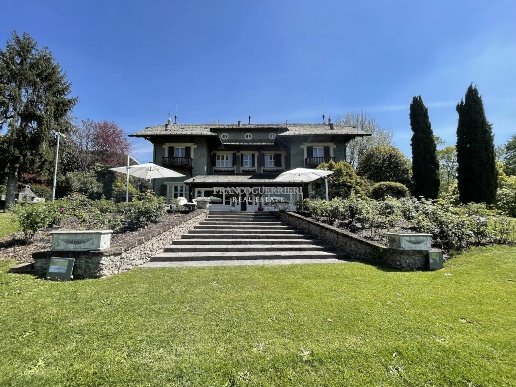 villa in vendita a Besana in Brianza in zona Montesiro