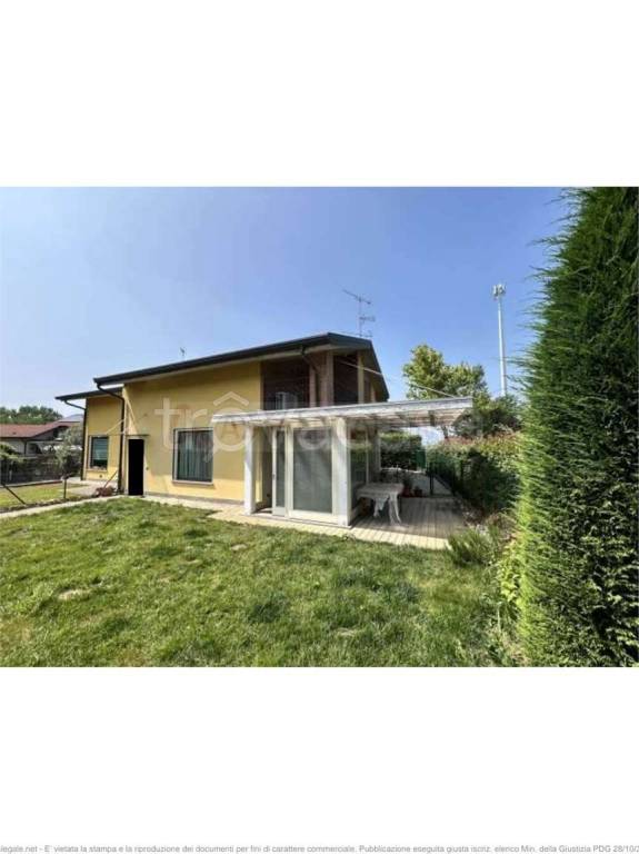 appartamento in vendita a Besana in Brianza