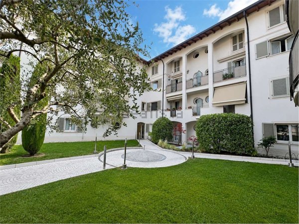 appartamento in vendita a Besana in Brianza
