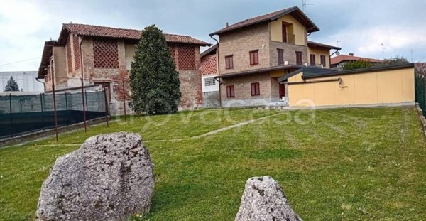casa indipendente in vendita a Besana in Brianza