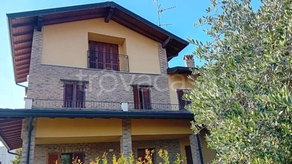 casa indipendente in vendita a Besana in Brianza