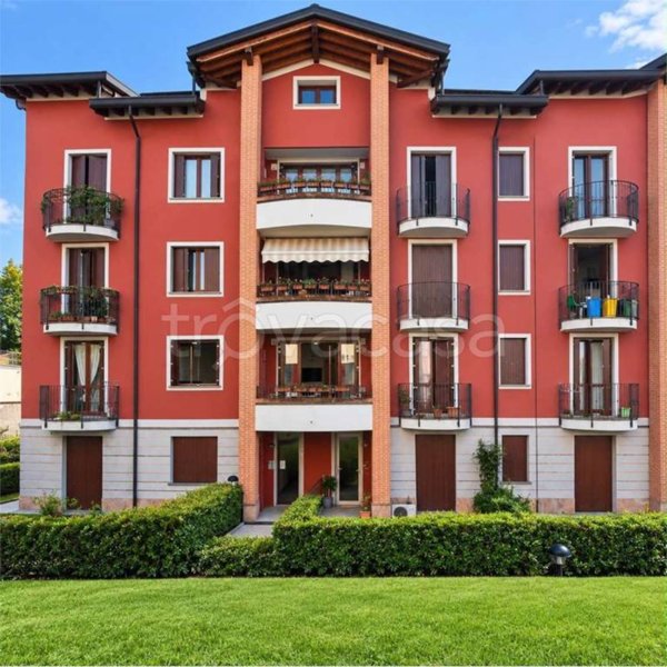 appartamento in vendita a Besana in Brianza