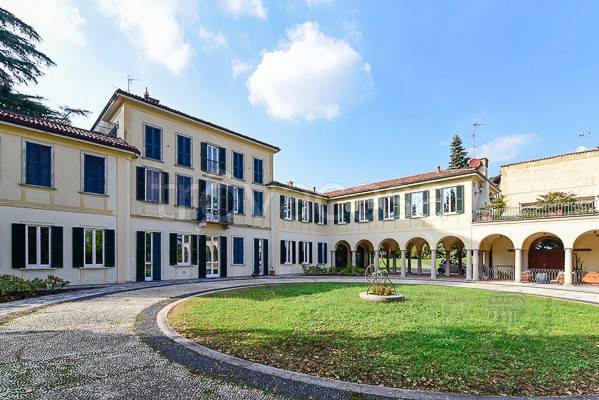 appartamento in vendita a Besana in Brianza