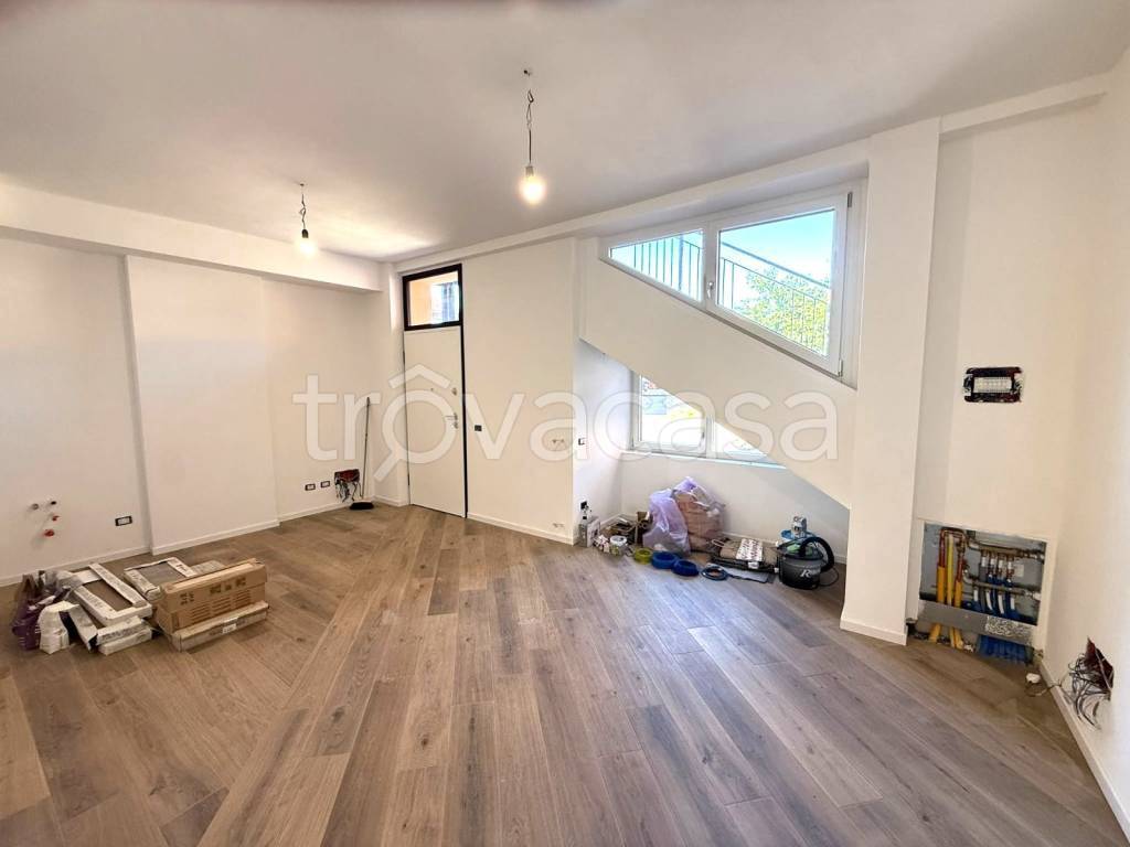 appartamento in vendita a Besana in Brianza in zona Villa Raverio