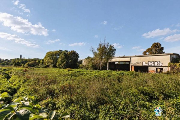 terreno agricolo in vendita a Besana in Brianza in zona Villa Raverio