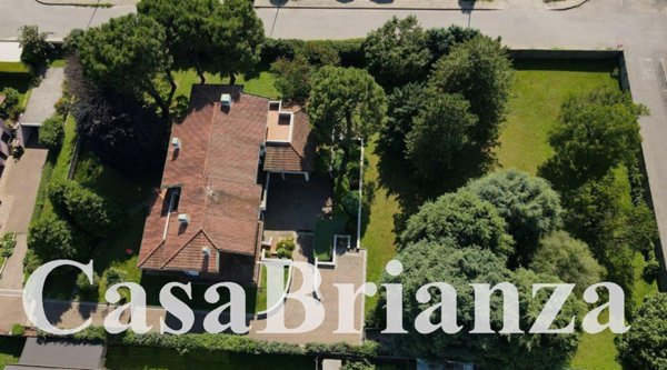 casa indipendente in vendita a Biassono